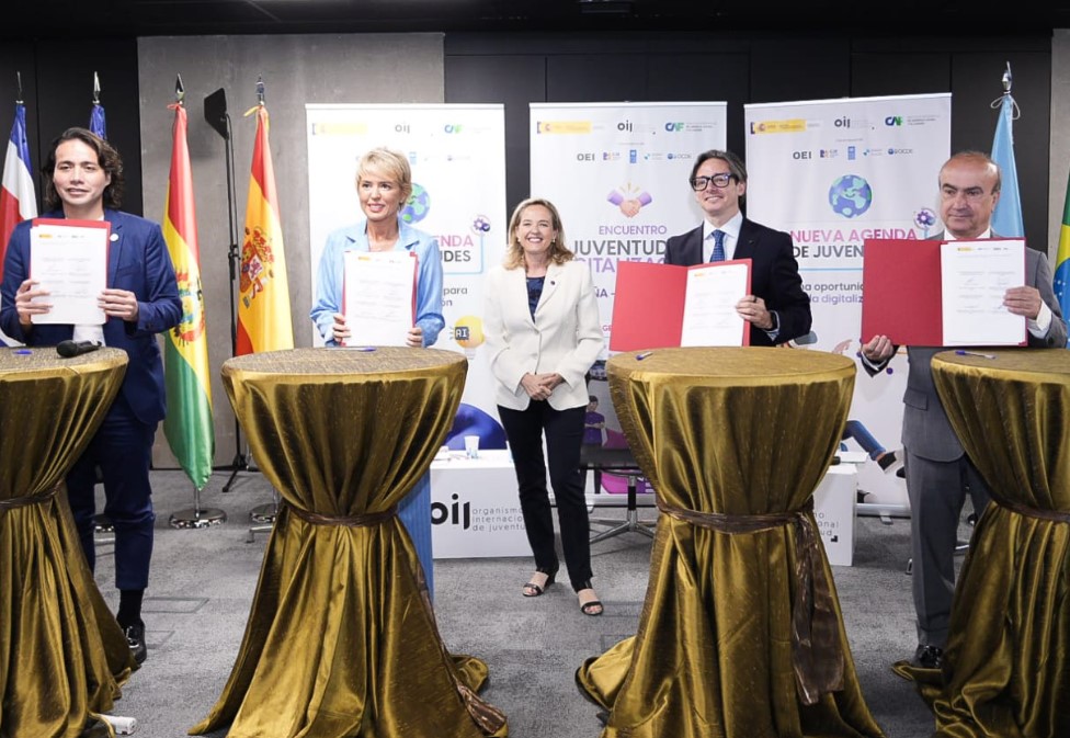El Gobierno aborda con jóvenes e influencers la protección de sus derechos en el acceso a contenidos de Internet y las redes sociales 