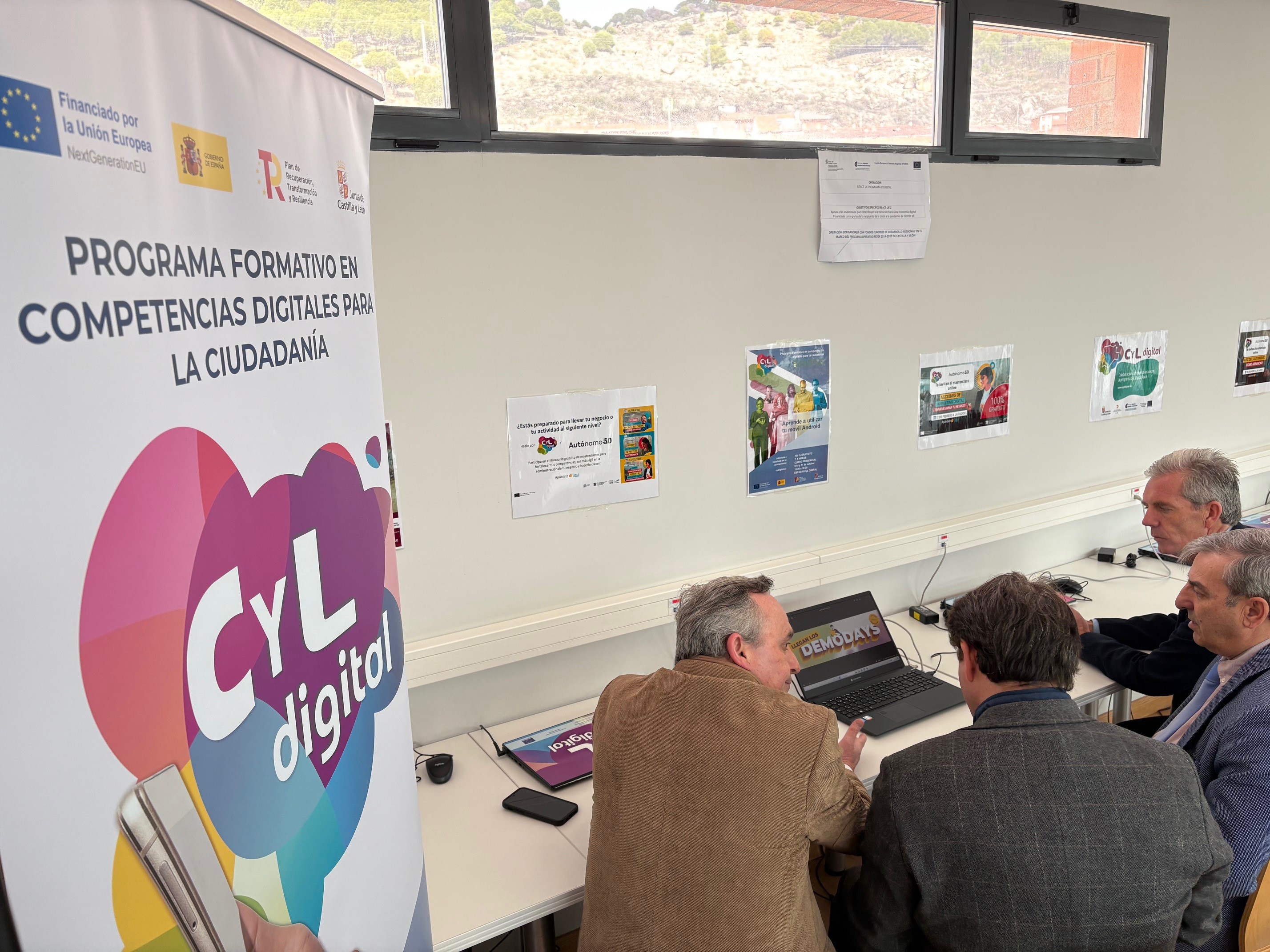 CyL Digital organiza talleres gratuitos sobre tecnología y ciberseguridad en zonas rurales