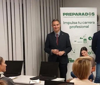 La Junta de Andalucía impulsa la empleabilidad de 4.388 mujeres de zonas rurales mejorando sus competencias digitales