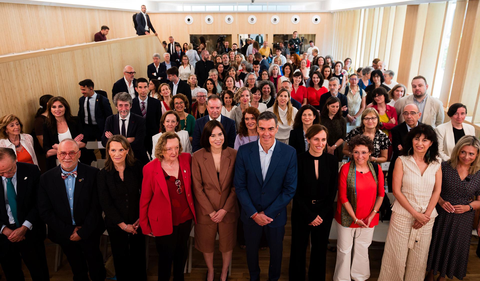 El Gobierno triplicará la inversión en I+D específica para la salud de las mujeres